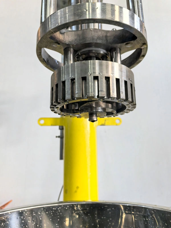 &Eacute;mulsifiant homog&eacute;n&eacute;isant &agrave; haut cisaillement &agrave; levage hydraulique